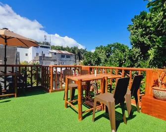 Cinta Hotel - Malay - Balcony