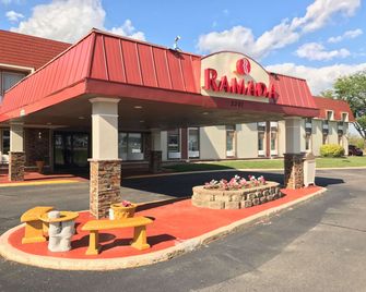 Ramada by Wyndham Albert Lea - Albert Lea - Budova