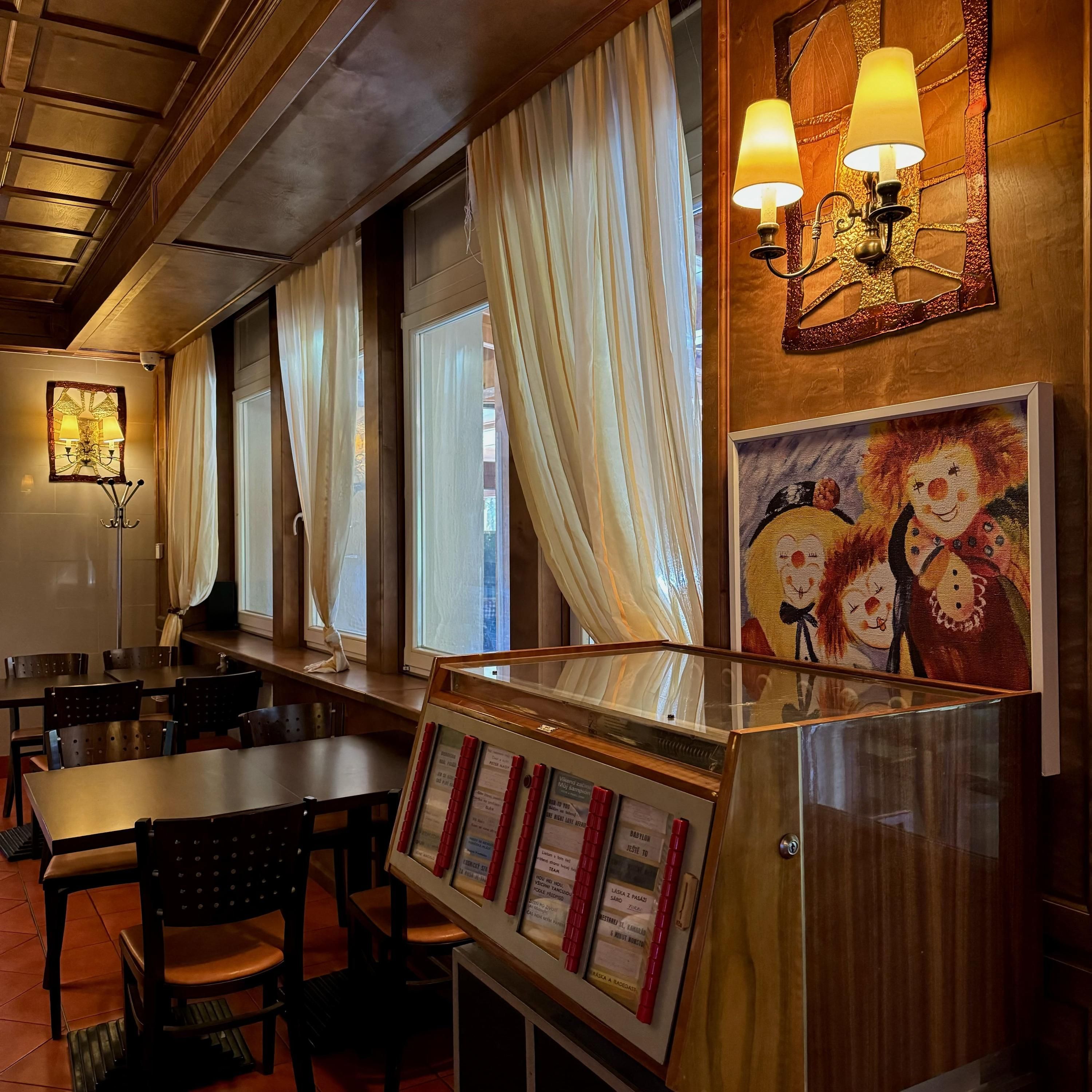 هوتل أفيون - براتيسلافا - مطعم