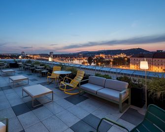 B&b Hotel Budapest City - Budapeste - Varanda