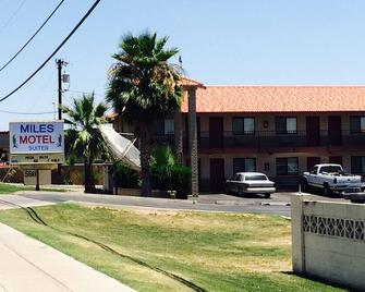 مايلز موتل - ميسا - مبنى