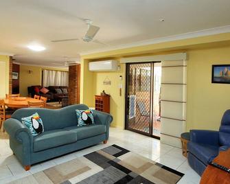 36 Trevors Road - Bargara - Living room