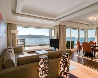 Radisson Blu Bosphorus Hotel, Istanbul - Istanbul - Living room