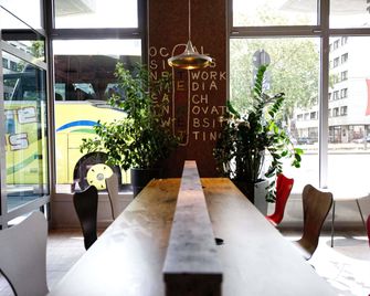 科隆中心宜必思酒店 - 科隆 - 酒吧
