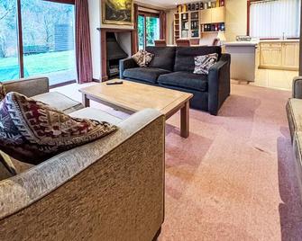 Glen View by Interhome - Invergarry
