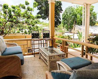 Victoria House - Frederiksted - Balkon