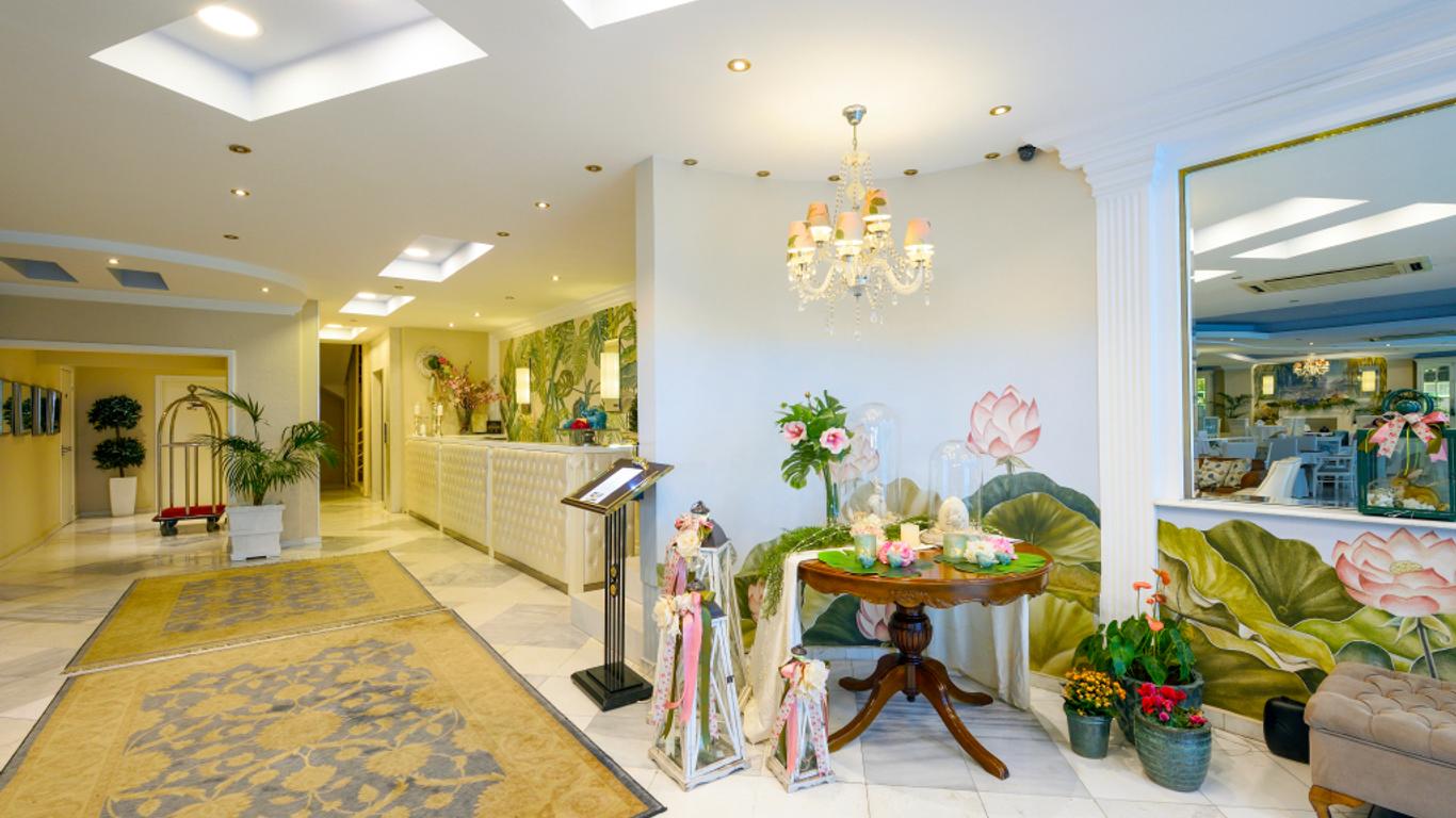 سيكريت بارادايس هوتل آند سبا