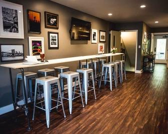 Hotel Hi-Ho - Contactless Check-In - Fairfield - Bar