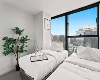 A 2br Apt On Collins With City Views Free Parking - 墨爾本 - 臥室