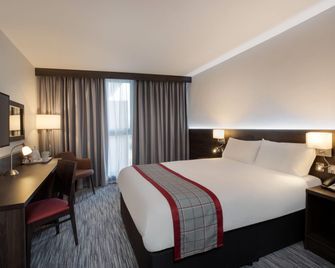 Ramada by Wyndham Leeds East - Leeds - Bedroom