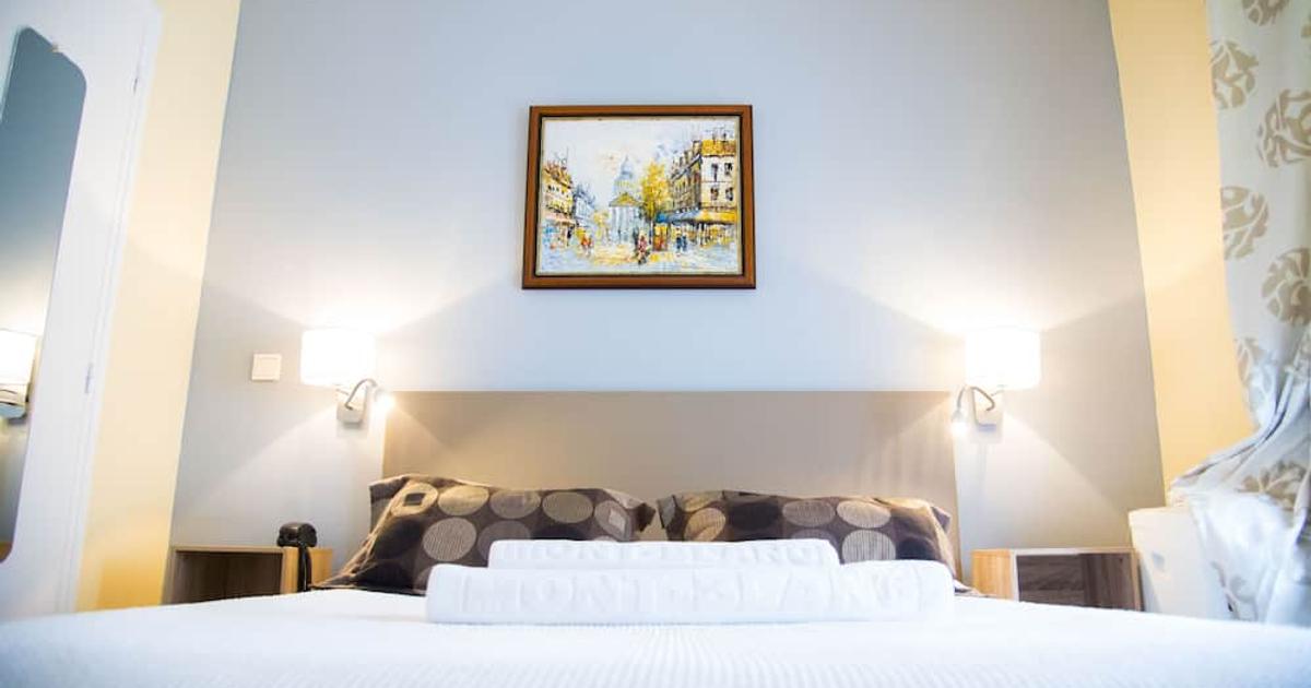 Hotel Montaigne £283. Paris Hotel Deals & Reviews - KAYAK