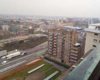 Home Sweet House skyscraper to visit Milan & Lombardy - Cinisello Balsamo - Vista esterna