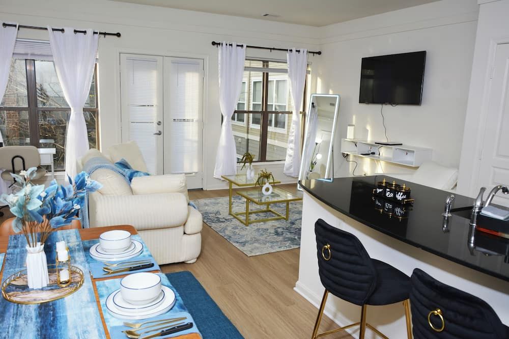 Oasischarming 2bethroom+2baths Freeparkingwashingtondcand Reagannational Airport - Alexandria - Living room