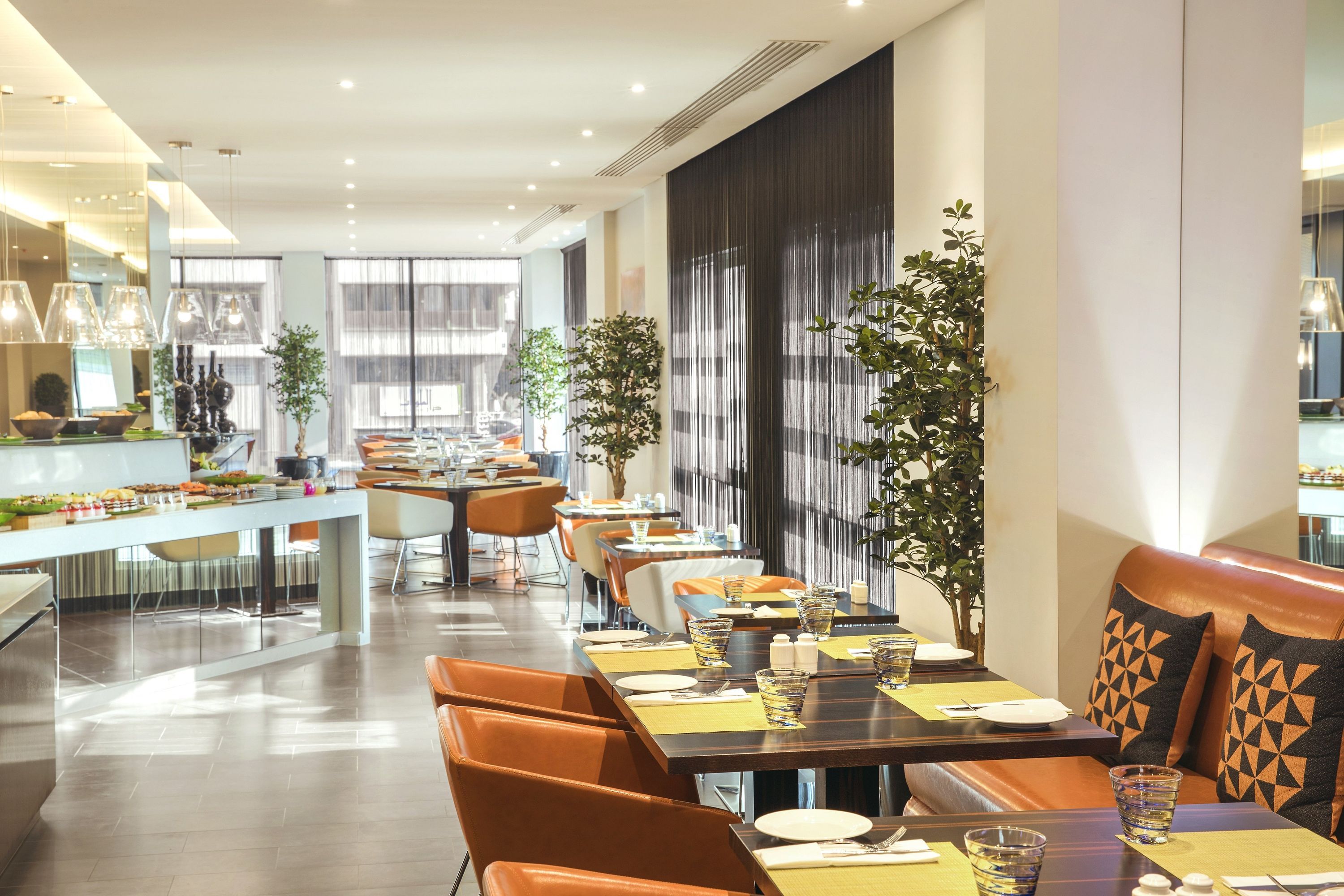 Centro Shaheen Jeddah by Rotana - Jeddah - Restaurang