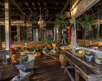 بوسادا إنكانتو داس أجواس - إلهابيلا - شرفة مرصوفة