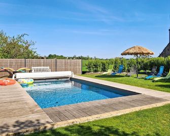 Lovely Home In Canihuel With Heated Swimming Pool - Guingamp - Piscine