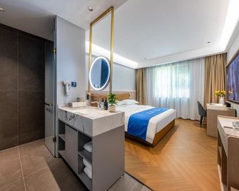 Beijin Hotel - Kunming - Bedroom