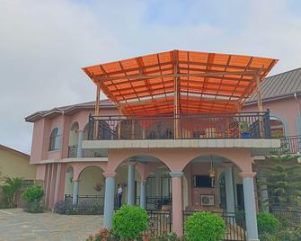 Osaah Bema Lodge - 庫馬西 - 建築