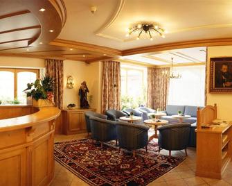 Hotel Dolomiti Madonna - Ortisei - Ruang tamu