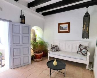 Boutique B&B Número Cuatro - Benissa - Huiskamer