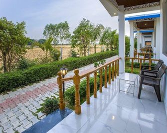 Corbett Jungle Breeze Resort - Rāmnagar - Balkon
