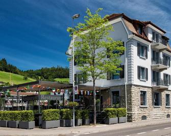 TOP Hotel Freihof Unteraegeri - Unterägeri - Building