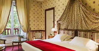 Le Castel Marie Louise - לה באולה-אסקובלה - חדר שינה