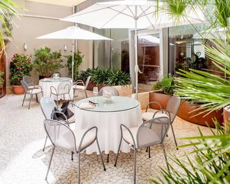 هوتل داي فيوري - ألاسيو - شرفة مرصوفة