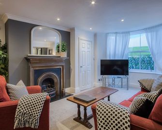 The Helaina - Scarborough - Living room