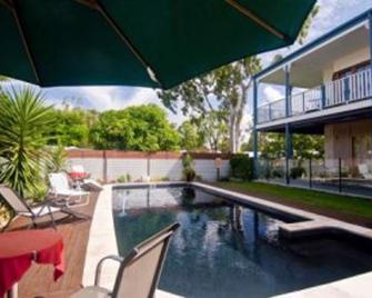 Villa Cavour Bed and Breakfast - Hervey Bay - Zwembad