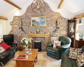 Piggery Cottage - Wigton - Living room