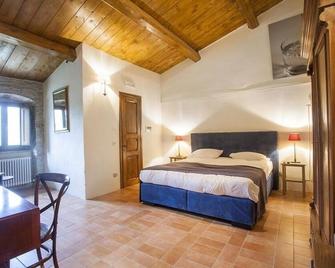 Country House Villa La Farfalla - Monte Grimano - Habitación
