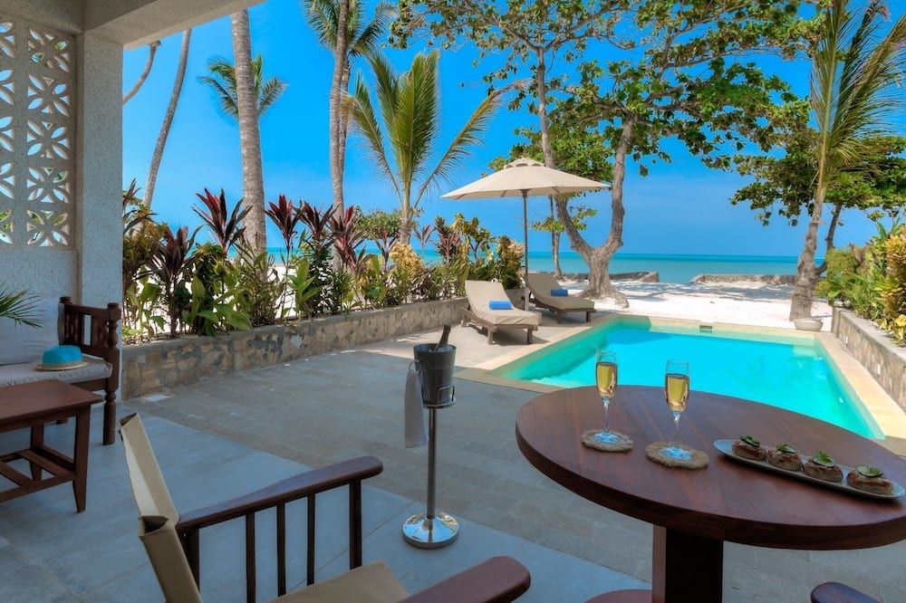 دياموندز مابينزي بيتش