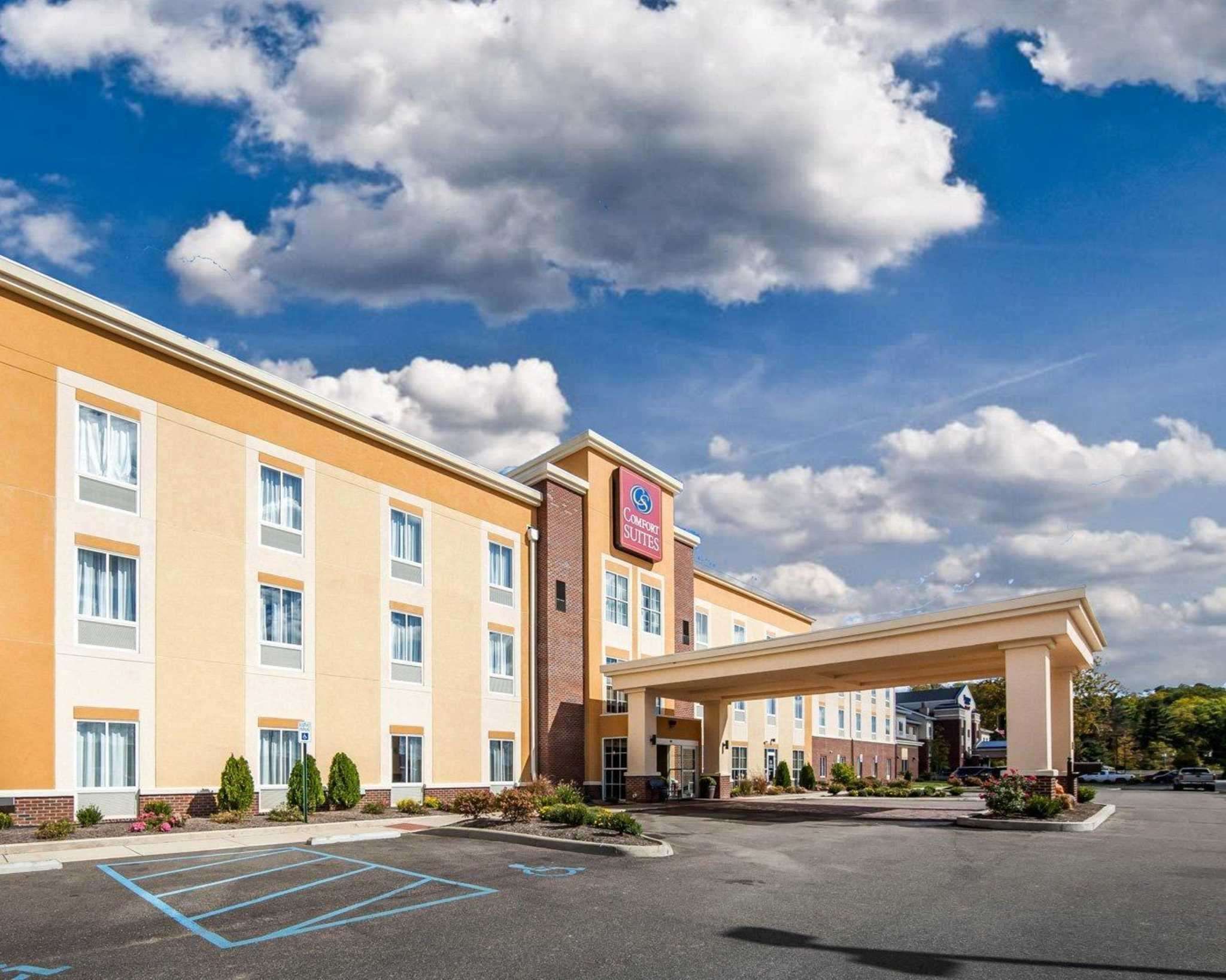Comfort Suites Marietta Parkersburg 72 Marietta Hotel Deals Reviews Kayak
