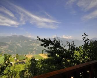 Dindai Glass Vacation Villa - Ren-ai Township - Balcon