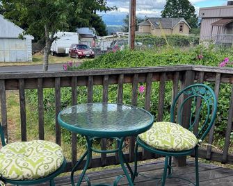 Charming 1 BR Cottage in WHite Salmon with Mount Hood View - White Salmon - Balcón