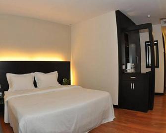 H-5 Inn - Bintulu - Schlafzimmer