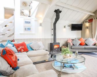 Manadwyn - Menai Bridge - Living room