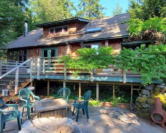 Woods Lake Cottage - Friday Harbor - Patio
