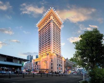 Sunnydate International Hotel (Mudanjiang Railway Station Branch) - Mudanjiang - Gebouw