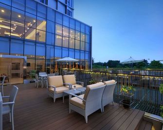 Harper Cikarang By Aston - Cikarang - Balcony