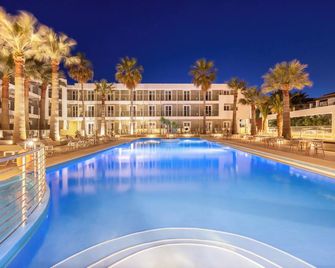 Cameo Beach Resort - Agios Sostis - Bể bơi