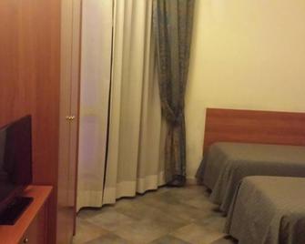 Adelphi Room & Breakfast - Ferrara - Yatak Odası