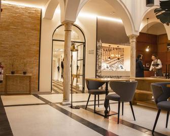 room Select Tetuán - Seville - Front desk