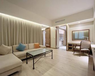 Jia Hsin Garden Hotel - Tainan City - Living room