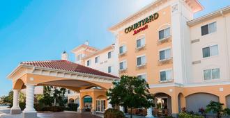 Courtyard by Marriott Fort Myers I-75/Gulf Coast Town Center - פורט מאיירס
