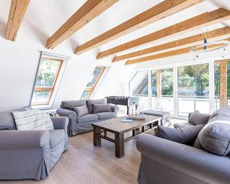 Strandhaus Hühnergott - Ostseebad Dierhagen - Huiskamer