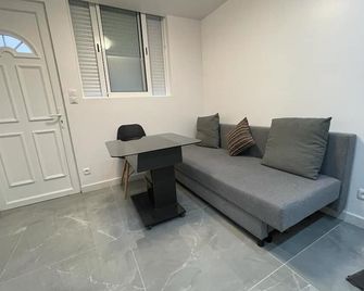 Cosy cottage at the gateway to Paris - Gentilly - Phòng khách