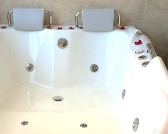 Hotel Boutique Feria Internacional - Bogotá - Bathroom