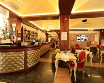 2 Kitarrat Boutique Hotel & Spa - Durrës - Bar